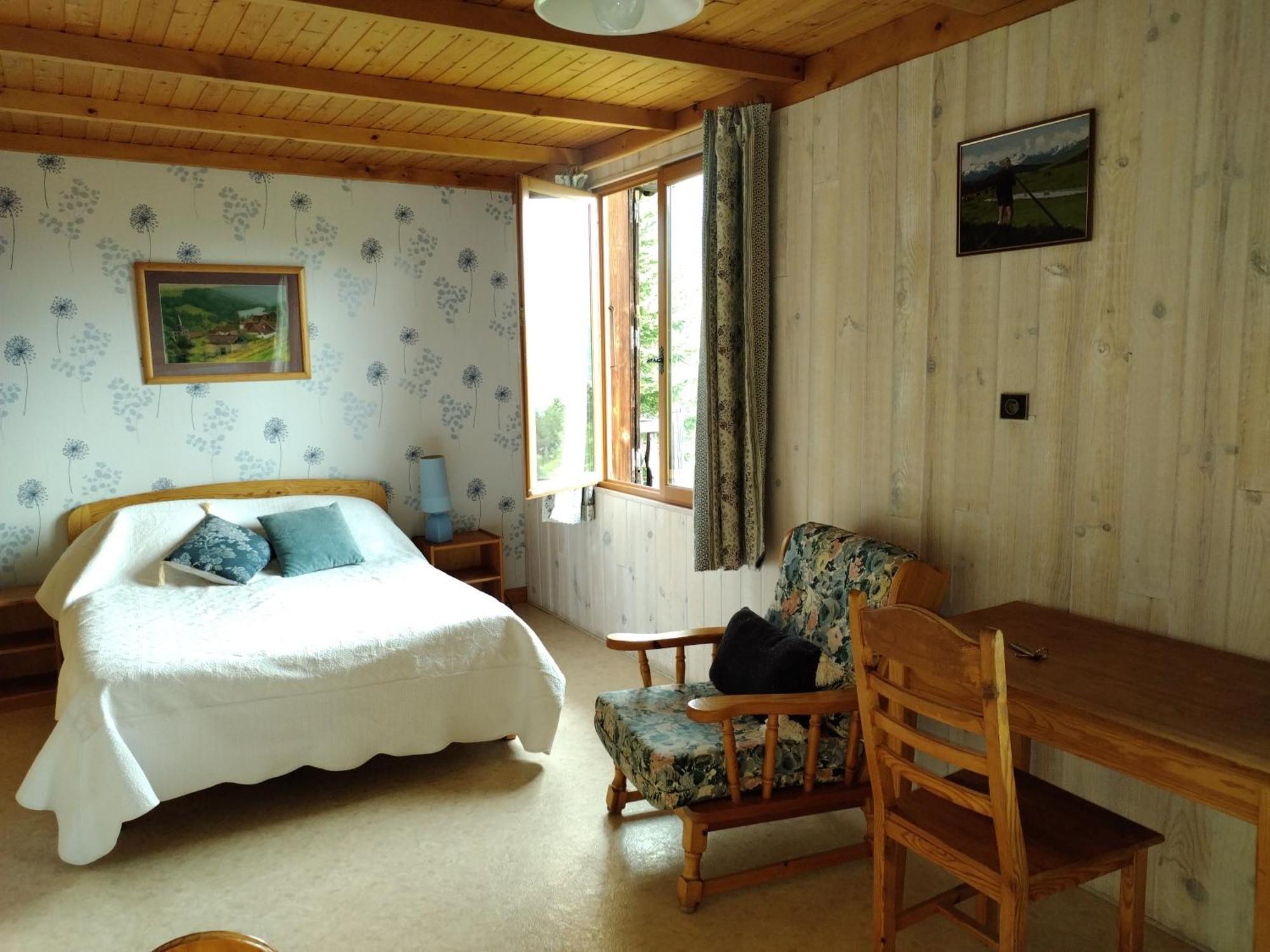 Le Vieux Chalet Bed and Breakfast Embrun Buitenkant foto